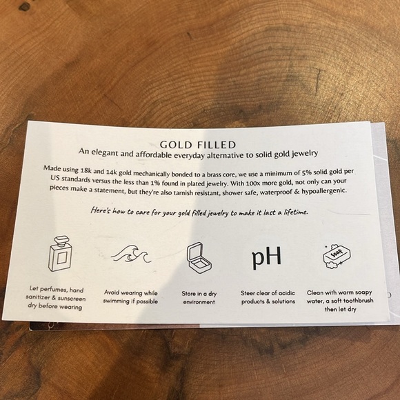 Gelmet gold filled adjustable slide bracelet with white stone - Picture 5 of 5